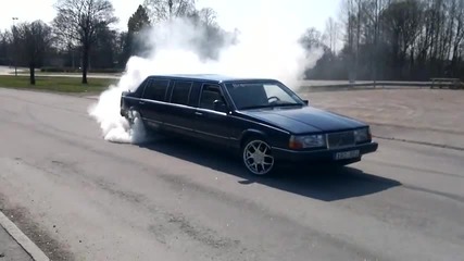 Burnout Volvo Limousine