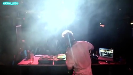 Rusko feat. Amber Coffman - Hold on