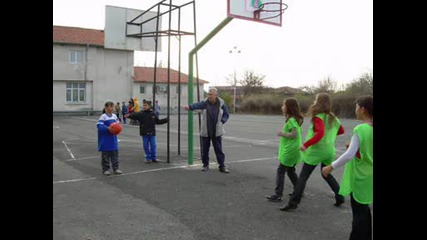 Basketbolen Ma4...orezare Sre6ty Kable6kov..mN qKi SnImKi :P :* (hug)