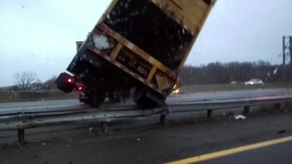Камиони катастрофират на магистрала