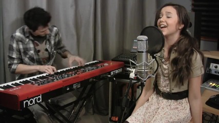 Maddi Jane изпълнява песента на Bruno Mars - Just The Way You Are 