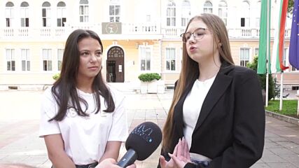 Ученички от Враца намериха и върнаха близо 1000 евро на онкоболна пенсионерка
