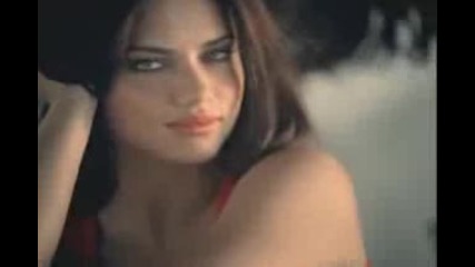 Victorias Secret Models - Tv Commercial (5)