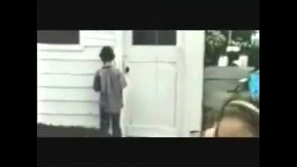 Хелоуин: Възкресение / Алтернативна Начална Сцена