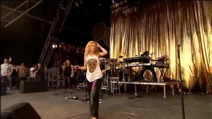 Shakira - Islands ( The xx Cover Live at Glastonbury ) 