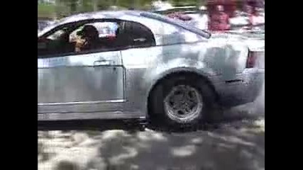 Ford Mustang Burnout vishte kak se vartqt gumi