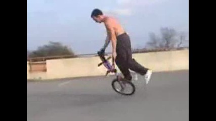 Нечовешки изпълнения с Bmx !