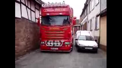 Яка Scania и добър тираджия !!!