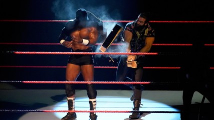 Elias cracks a guitar across Bobby Lashley's back: Raw, Dec. 17, 2018