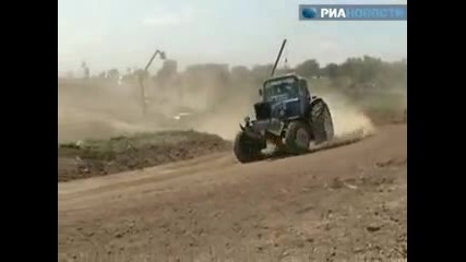 Трактор Смазва Полицейска Кола 