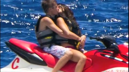 Justin Bieber and Selena Gomez Hawaii 2011 (kissing, hugging, holding hands, having fun!)