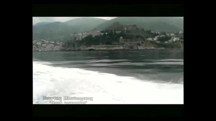 Превод * Giannis Ploutarxos - poio monopati Official Video