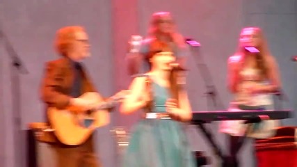 She & Him - Ridin' In My Car 7/18/10 (zooey Deschanel music) Hollywood Bowl