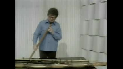 Benny Hill - Тази Стреличка Е Отровна