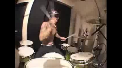 Travis Barker [ Flo Rida - Low ]