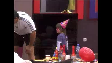 Радка и Чавдар се развихрят на Lady Gaga - Badromens голям смях ! Big Brother F 09.04.2010 
