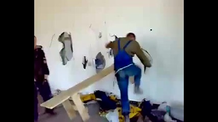 руснаците така разбиват стените