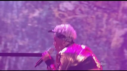 { Pink - Raise Glass } American Music Awards 2010 