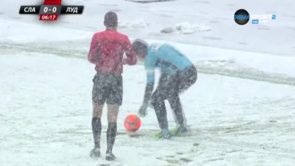 Плажен... не, снежен футбол с Георги Петков