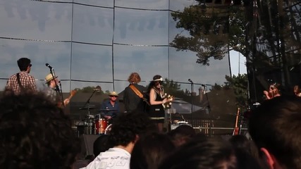 She & Him - Why Do You Let Me Stay Here / Sweet Darlin' (governors Island, 2010)