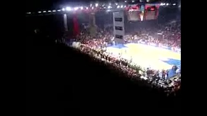 Ненормално!kакво правят турците на баскетболен мач?