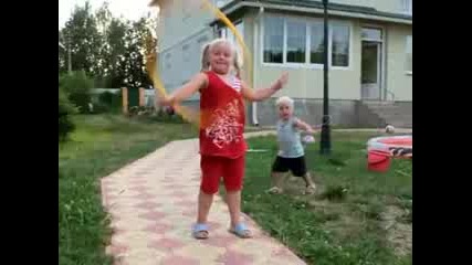 Малко бебе с голям късмет !