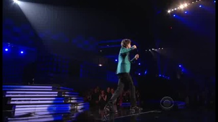 Mick Jagger/raphael Saadiq - Everybody Needs Somebody [на живо @ 53те годишни награди Грами, 2011)