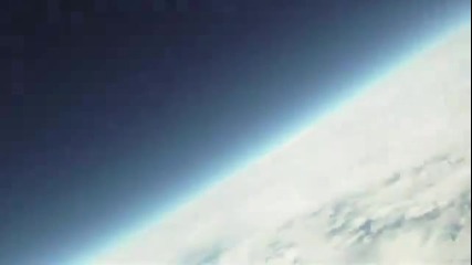 Мъж изпраща камера в космоса 