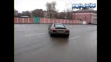 Лудак Върти Яко С Audi R8