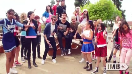 Im5- Moves Like Jagger-pyt (mashup)