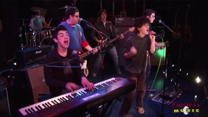 Старо изпълнение на Jonas Brothers - Time For Me to Fly - Hd Live