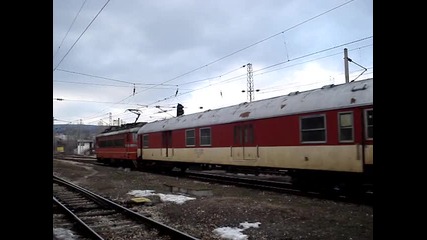 Бв 2613 с якия машинист заминава от Шумен