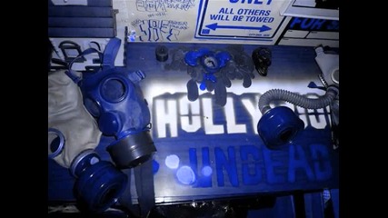 Hollywood Undead - Bitches 