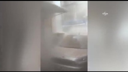 Пететажна сграда се срути в центъра на Истанбул (ВИДЕО+СНИМКИ)