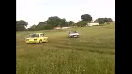 Цецко и Кими галмеят