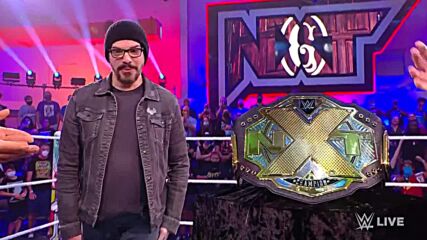 Shawn Michaels and Johnny Gargano recognize Gideon’s Bakehouse