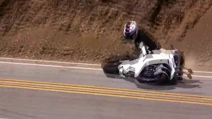 Yamaha R1 Crash