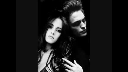 Robert Pattinson and Kristen Stewart - Pics
