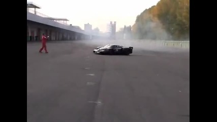 Неземен звук от Ferrari Evo 860hp + drift 