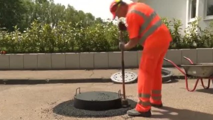 Ето как се ремонтират шахти в Германия !!!!!!!
