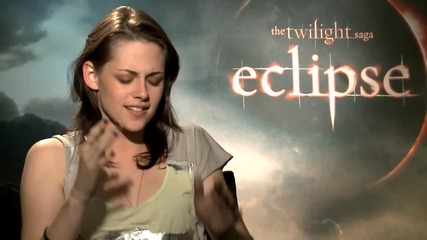 New Twilight_ Eclipse Hd Interview - Kristen Stewart warms up to romance... and fashion