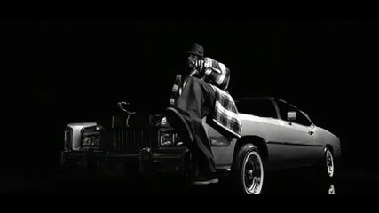 Snoop Dogg featuring Pharrell - Drop It Like It's Hot