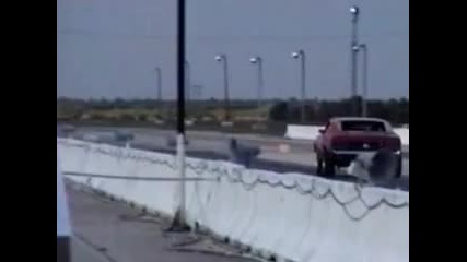 Ford Mustang 69 Drag Race 
