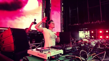 Fedde le Grand & Nicky Romero ft. Matthew Koma - Sparks Live at Umf Miami 2012 (official Video)
