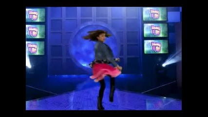 Shake It Up - Bella & Zendaya Dance 