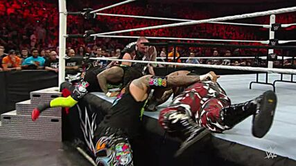 The Usos vs. The Dudley Boyz - Tables Match: Raw, April 4, 2016 (Full Match)