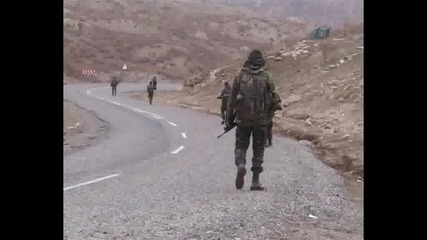 Турски Войници Претърсват Мини На Пкк