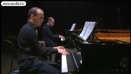 Пролет-вивалди- невероятно изпълнение на 4 рояла!!!