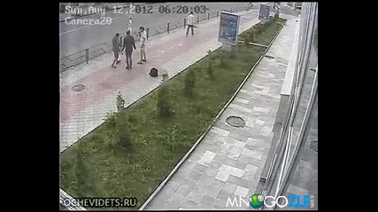 Уличен Мма - Заснет с охранителна камера !