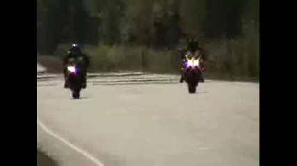 Yamaha R1 vs Yamaha R6